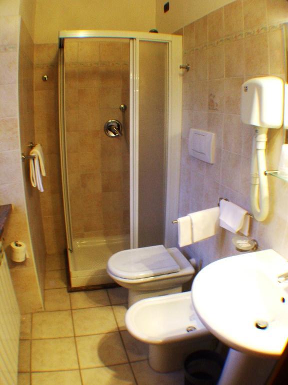 Hotel Isolabella Bussoleno Екстер'єр фото