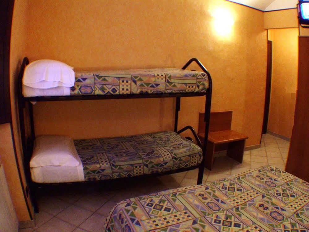 Hotel Isolabella Bussoleno Екстер'єр фото