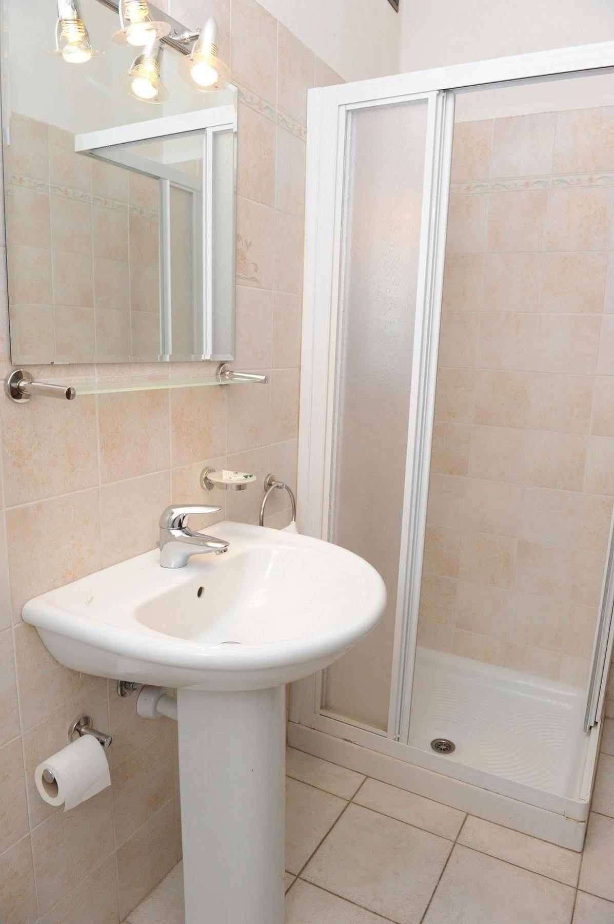 Hotel Isolabella Bussoleno Екстер'єр фото