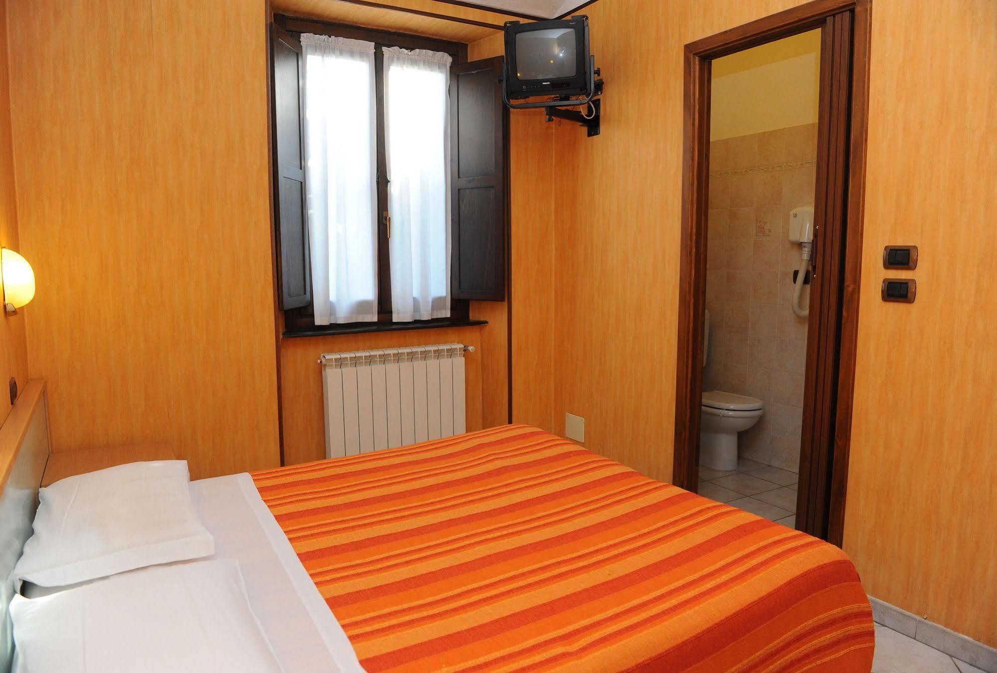 Hotel Isolabella Bussoleno Екстер'єр фото